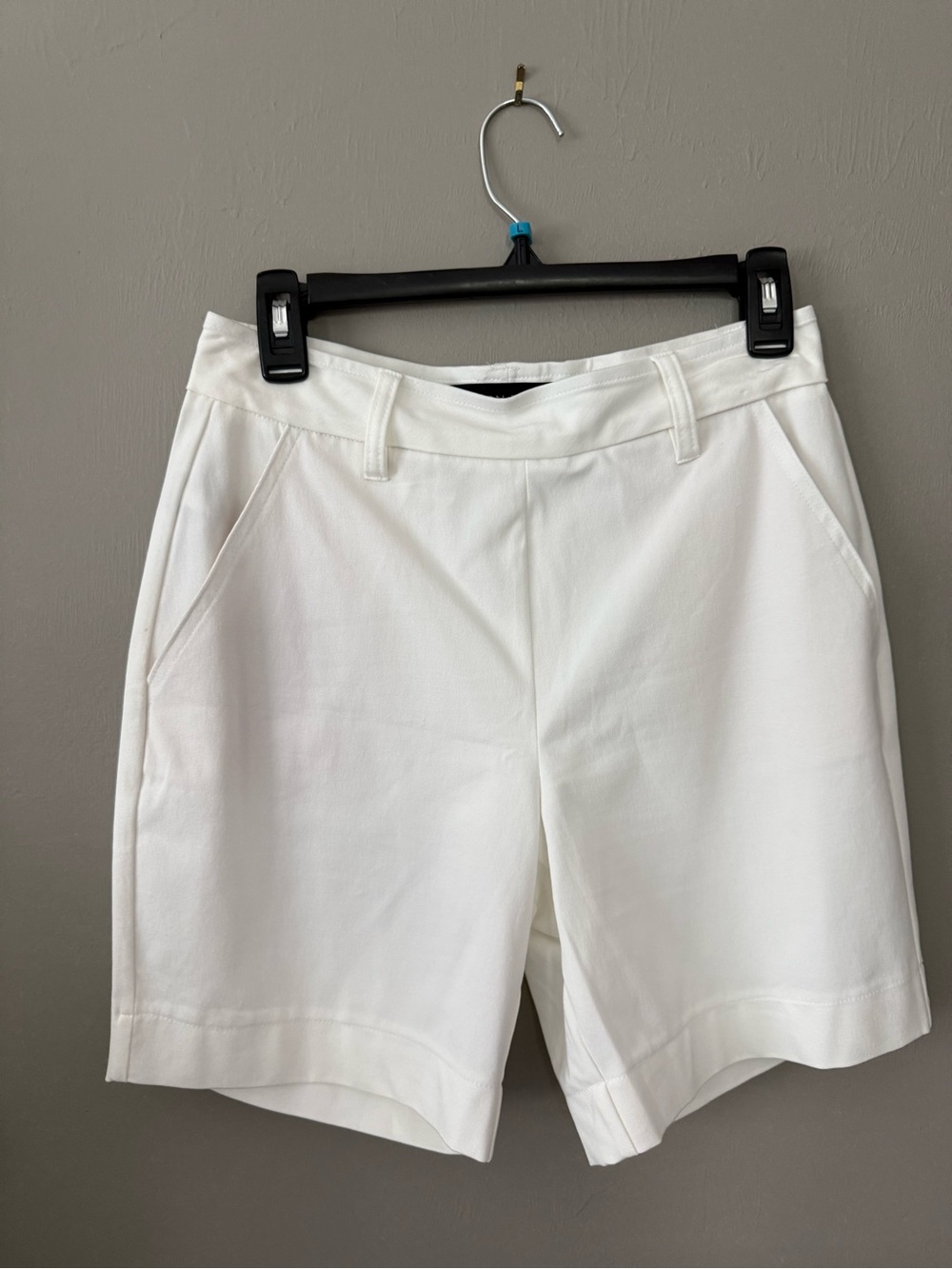 NWOT- Boston Proper Twill Pull-On Seven-Inch Short Pure White Sz 8